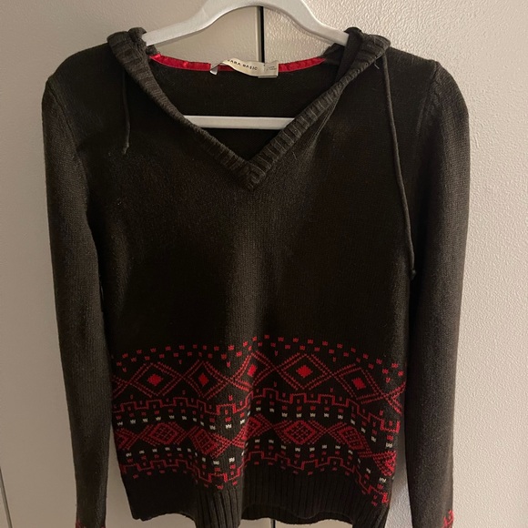 Zara Basic Hoodie Sweater in Dark Brown and Red - Picture 1 of 10